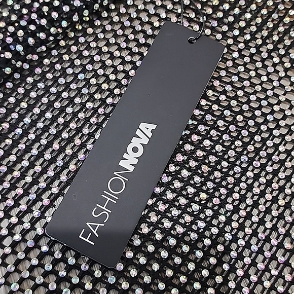 Fashion Nova fully covered rhinestone top and bottom set size L - Picture 4 of 8